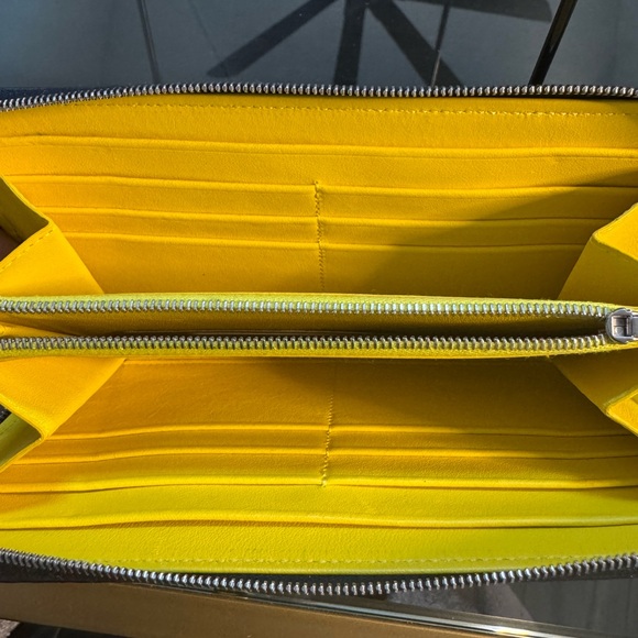 Celine Black Leather Wallet - Picture 4 of 11